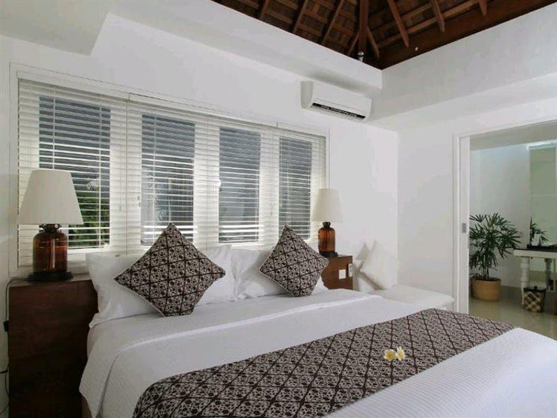 Collection O 20 Astana Kunti Seminyak Hotel Exterior photo